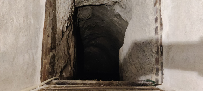 Very Dry down there although raining outside  